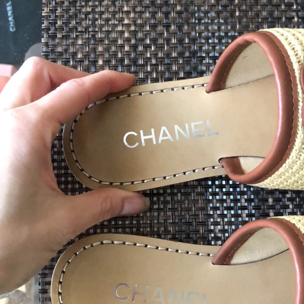 Chanel Tan & Natural Raffia Slide Sandals size 38 - Picture 3 of 6